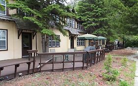 Crandell Mountain Lodge Waterton